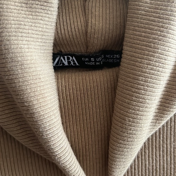 Turtleneck | Ribbed T Shirt - Picture 5 of 9